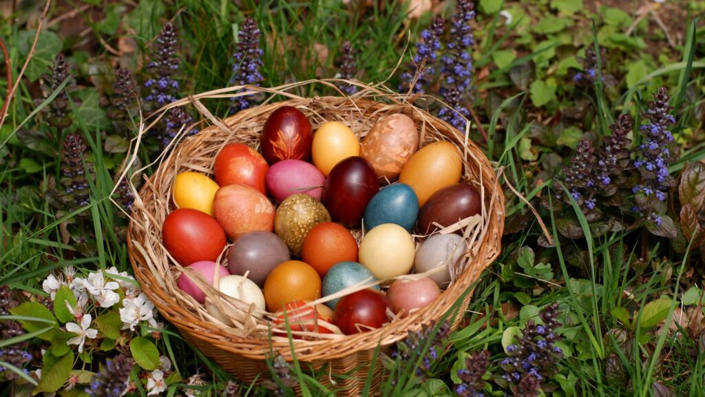 02.04.2026 – Ostereier färben mit Naturfarben